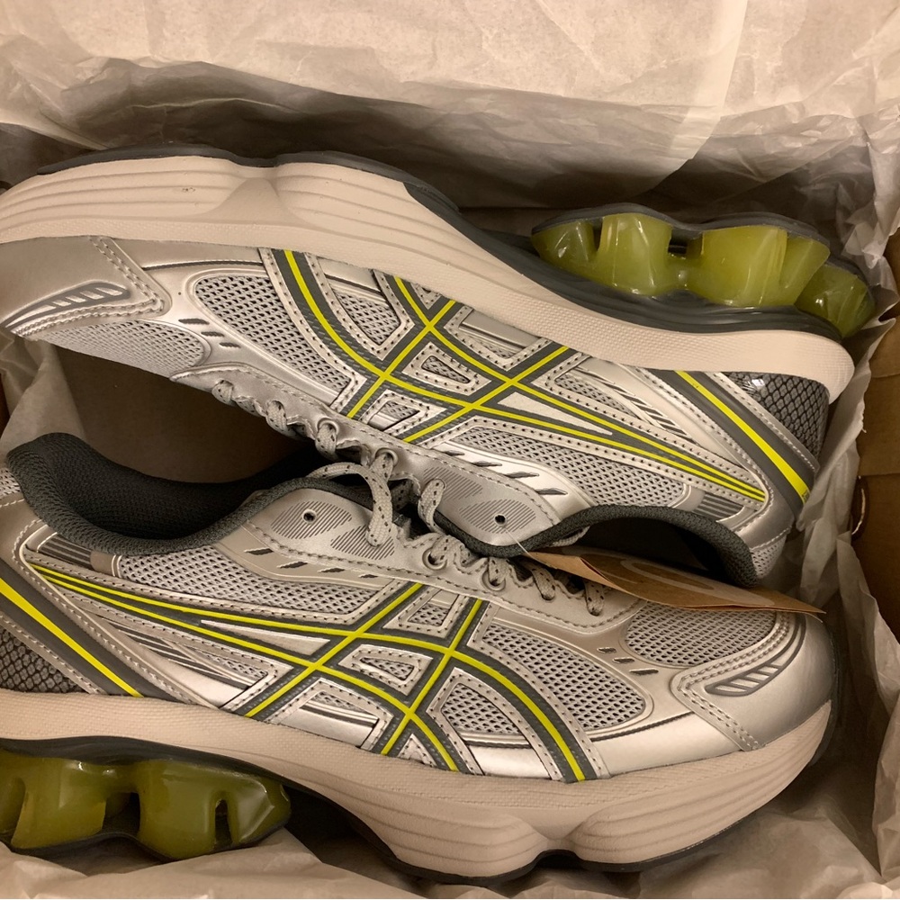 Asics Gel-Kinetic Fluent Women Size 8 NWT!